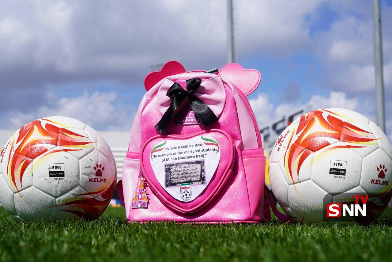 حضور بازیکنان تیم ملی با کوله پشتی به یاد شهدای مدرسه میناب حضور بازیکنان تیم ملی با کوله پشتی به یاد شهدای مدرسه میناب