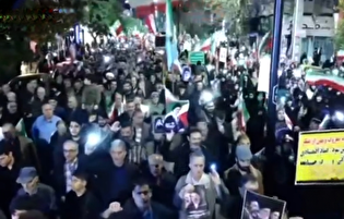 راهپیمایی باشکوه مردم ساری در بیست و هفتمین شب حماسه سازی