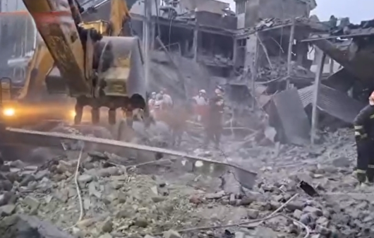 تصاویری از محل حملات محور آمریکایی-صهیونیستی در سحرگاه امروز به مناطق مسکونی بروجرد