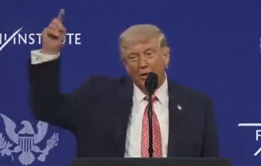 ناو آبراهام لینکلن از ۱۷ جهت مورد حلمه قرار گرفت و ما برای زنده ماندن فرار کردیم!