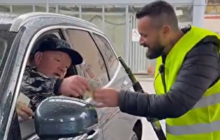 تمسخر کاربران فضای مجازی کشور‌های خارجی به گران شدن پی در پی بنزین با شروع جنگ آمریکا علیه ایران