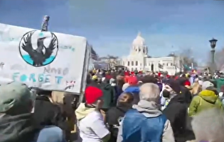 اعتراضات سراسری «نه به پادشاه» به دلیل جنگ علیه ایران در سراسر آمریکا
