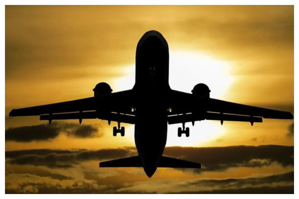 سقوط هواپیمای سبک در پارکینگی در جنوب کالیفرنیا + فیلم