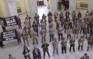 جمعی از کهنه‌سربازان ارتش آمریکا با اشغال ساختمانی در کنگره، علیه سیاست‌های جنگی ترامپ علیه ایران و نسل‌کشی اسرائیل در غزه اعتراض کردند