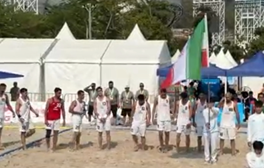 اختصاصی| تصاویری از ورود تیم ملی هندبال ساحلی ایران به زمین مسابقات برای دیدار با فیلیپین