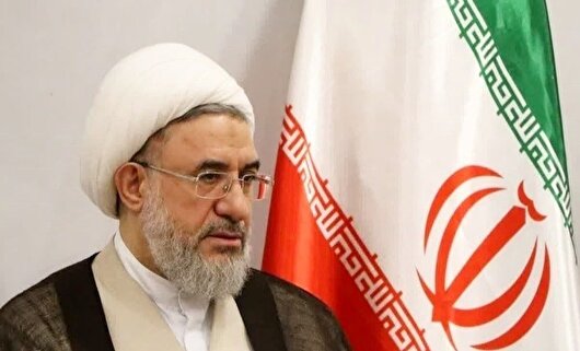 تشکر و قدردانی آیت الله اراکی از مواضع پاپ در مقابل ترامپ