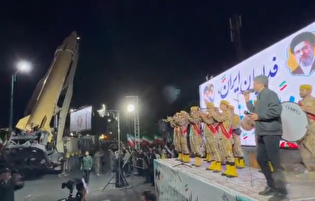 هشت سال دفاع مقدس را مردم اداره کردند