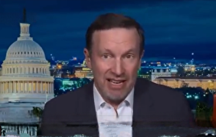 ترامپ می‌تواند با موضوعات مختلف ذهن مردم آمریکا را جهت دهد / بیشتر مردم آمریکا از حقوق تا حقوق، گذران زندگی می‌کنند