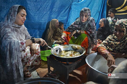 پشتِ جبهه؛ پخت غذاهای سنتی توسط بانوان بومی جزیره قشم