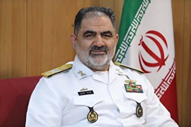 دریادار ایرانی: هرگونه تهدید با پاسخ قاطع روبه‌رو خواهد شد/برآوردهای کوتاه‌مدت دشمن برای موفقیت در منطقه در محافل نظامی خودشان هم بی‌اعتبار شده است + فیلم