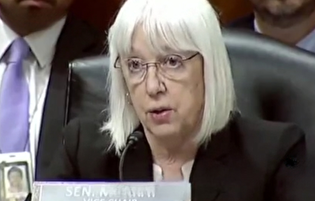 پتی موری بودجه را پاره کرد و در مجلس فریاد زد: شما مریض‌ها را قربانی بمب اتم می‌کنید!