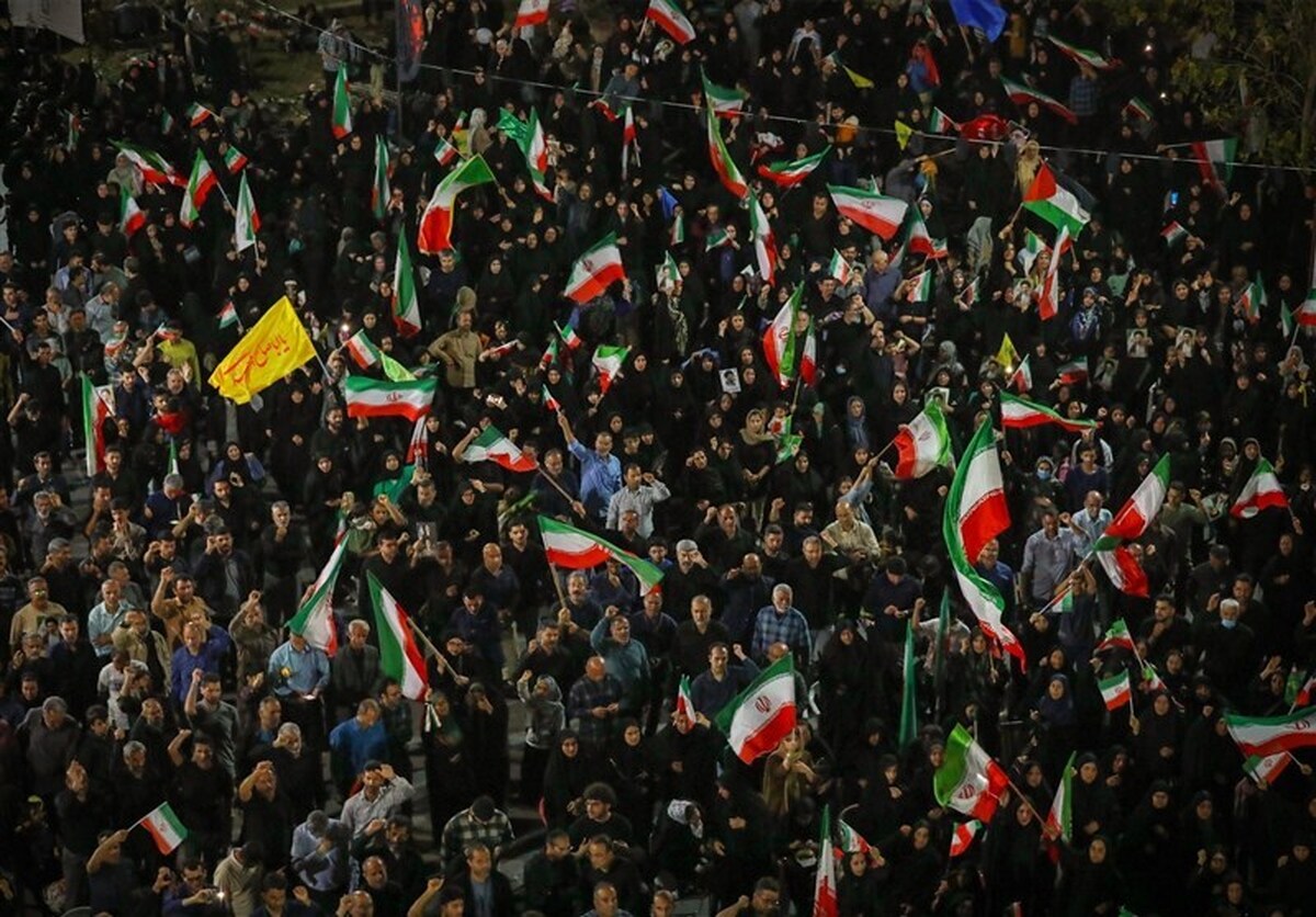 دولت ایران در آستانه گذار به دولت بازسازنده