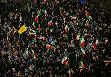 دولت ایران در آستانه گذار به دولت بازسازنده