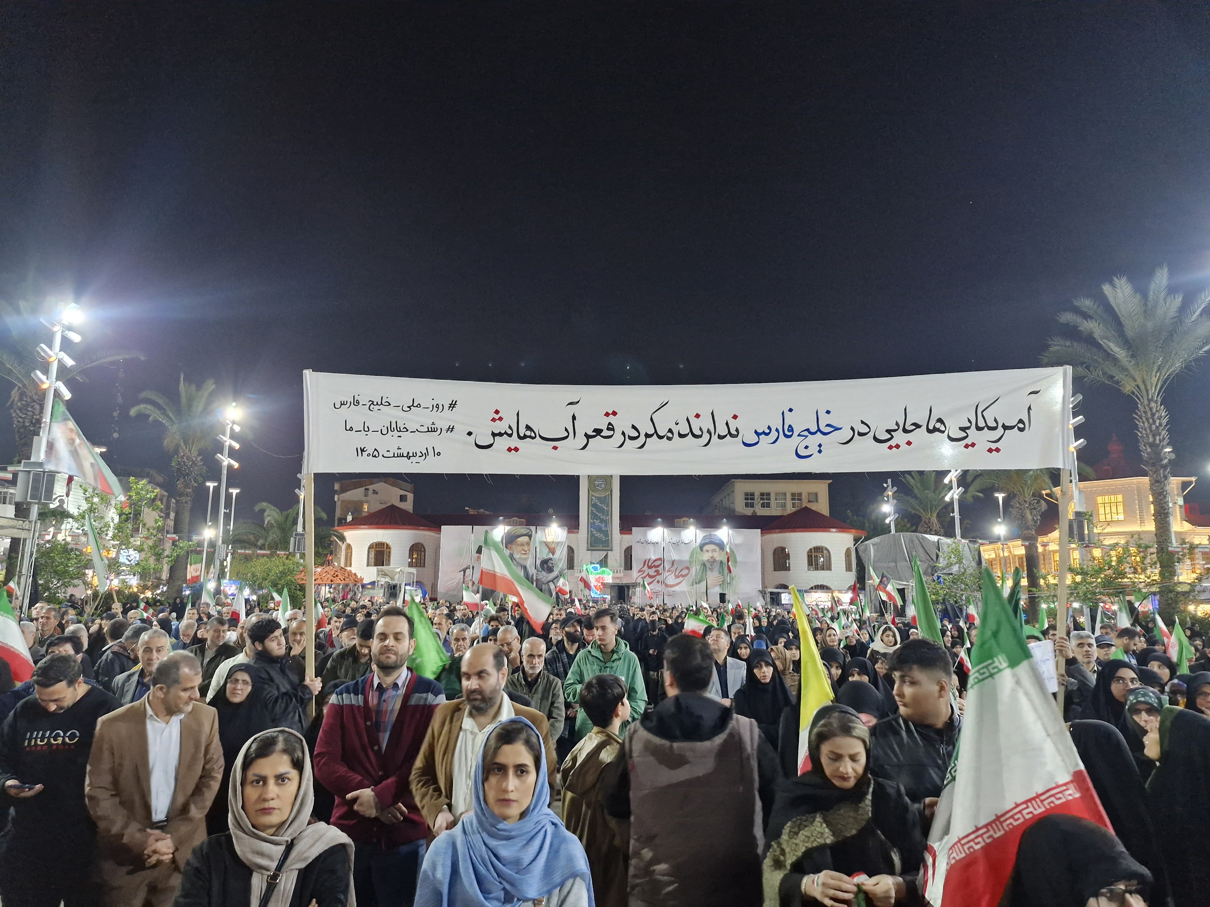 رجز رشتوندان برای دشمن/آمریکایی&zwnj;ها جایی در خلیج&zwnj;فارس ندارند مگر در قعر آب&zwnj;هایش+ عکس