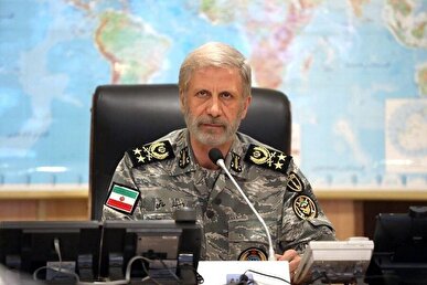 امیر حاتمی: ارتش جمهوری اسلامی ایران در برابر هرگونه تهدیدی می‌ایستد