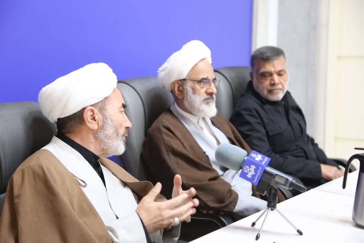 مسئول نمایندگی ولی فقیه در نیروی زمینی سپاه: ایستادگی بی مانند مردم ایران در برابر زورگو و متجاوز، ریشه در خون و فطرت و باور‌های عمیق ملی و اعتقادی آنان دارد.