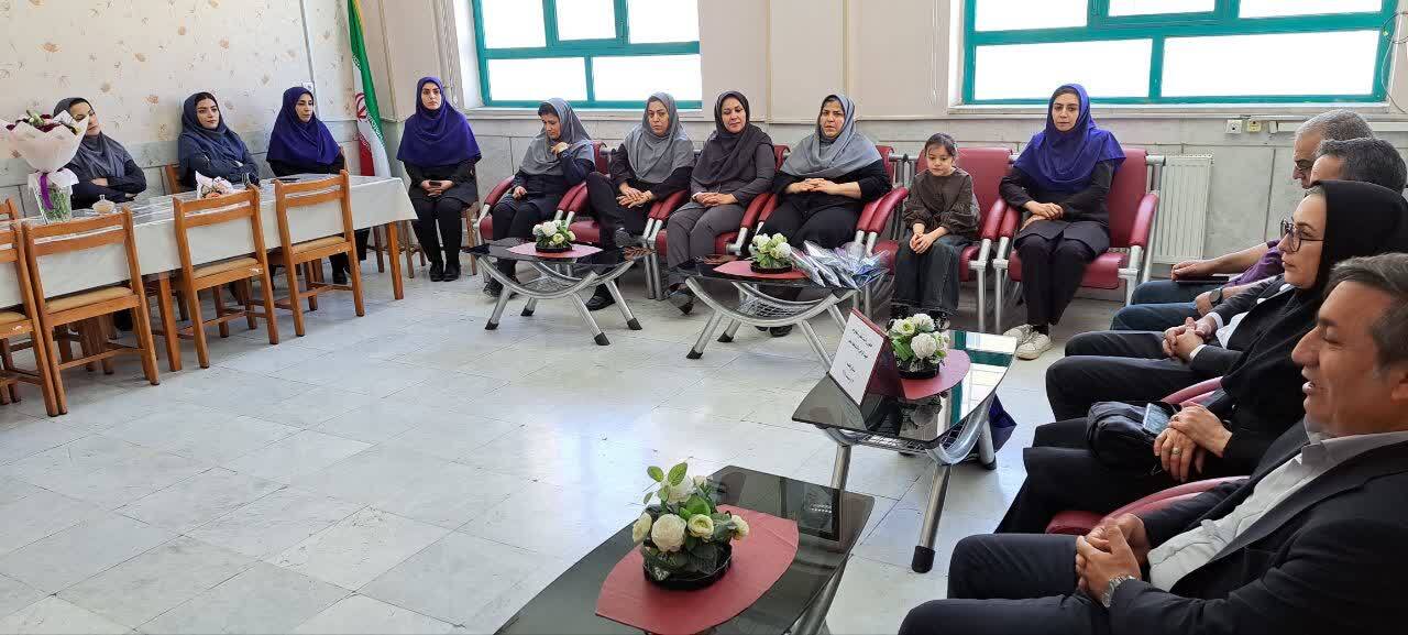اینترنت و مودم رایگان برای مدارس در دستور کار است