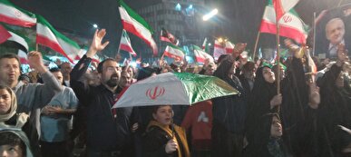 شصت‌وچهارمین شب تجمع ضد استکباری زیر بارش باران/ میدان‌داری گرگانی‌ها تا شکست دشمن ادامه دارد
