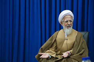 آیت‌الله جوادی آملی: برای همه مسئولان به‌ویژه پزشکیان دعا می‌کنیم