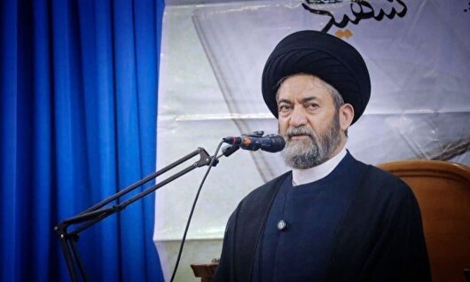 امام جمعه اردبیل: جامعه نباید خدمات معلمان را فراموش یا بی توجه شود