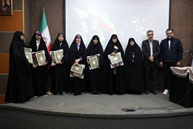 «سوگ و شکوه ایران» در فرهنگسرای رسانه؛ روایت شاعرانه بانوان از وطن و مقاومت