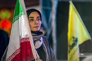 ۴۵ شب حضور مستمر با تصویرِ رهبرم؛ ممنونم که من را به این میدان دعوت کردید + فیلم