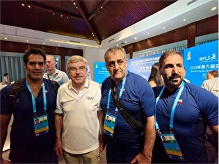 دیدار توماس باخ با ورزشکاران ایرانی در دهکده بازی‌ها