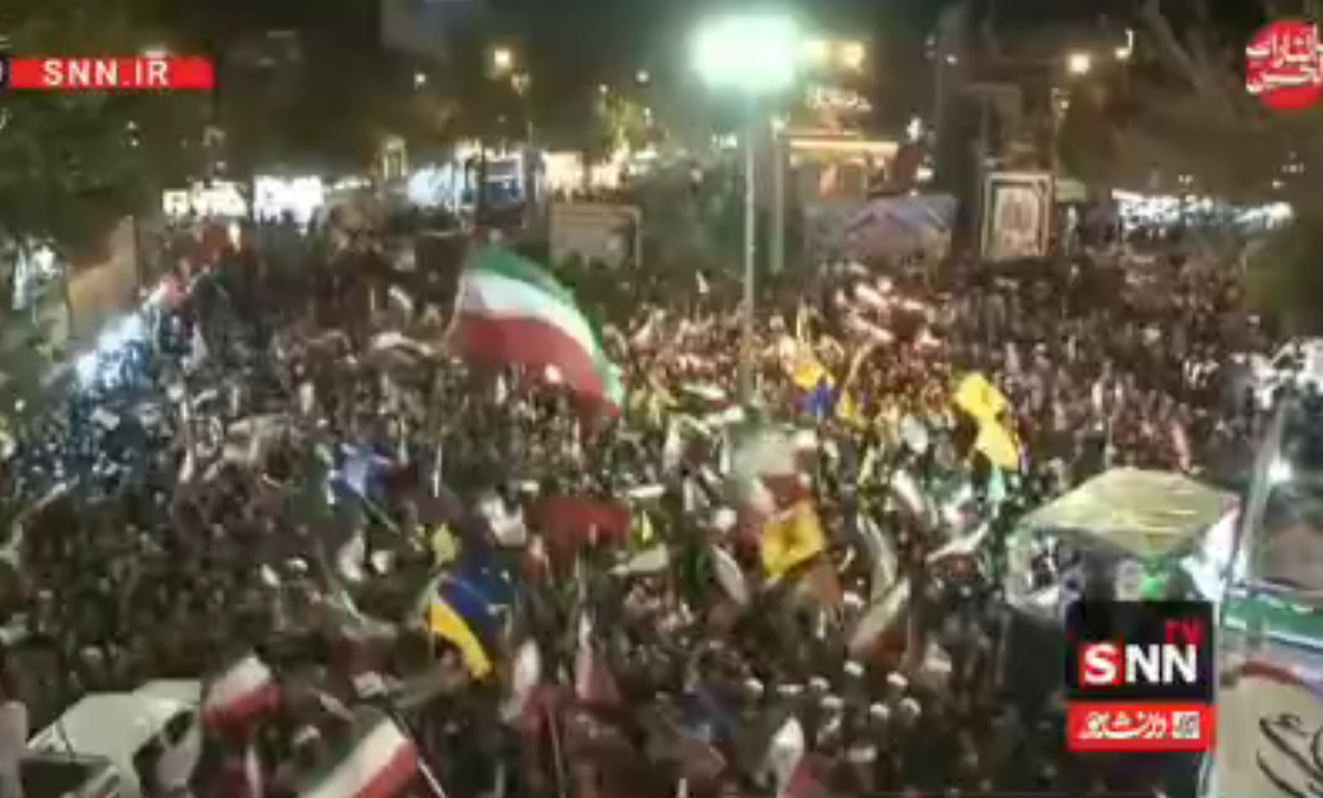 خروش تماشایی مردم بجنورد به شب پنجاه وسومین رسید/ تصاویر هوایی از حضور باشکوه مردم کرمانشاه در اجتماعات سراسر کشور + فیلم