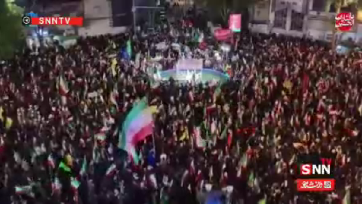 حضور باشکوه مردم کرمانشاه در شب پنجاه وسومین اجتماعات سراسر کشور در تصاویر هوایی ثبت شد + فیلم