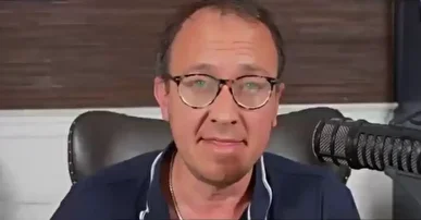 اعتراف وکیل و تحلیلگر آمریکایی به تحقیر تاریخی ترامپ؛ ایران نه تنها قدرت منطقه هست بلکه در صحنه جهانی هم نقش یک ابر قدرت را دارد + فیلم
