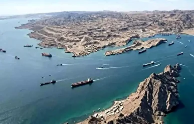 کریستوفر هلالی خبرنگار آمریکایی: تنگه هرمز ایرانی است + عکس