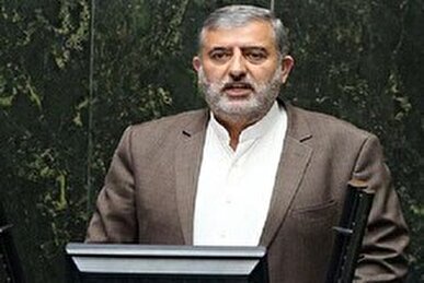 حل فوری مشکل کارگران در برابر فشارهای اقتصادی با پیگیری چند راهکار اساسی / از تزریق نقدینگی به واحدهای تولیدی‌ تا توزیع کالاهای اساسی