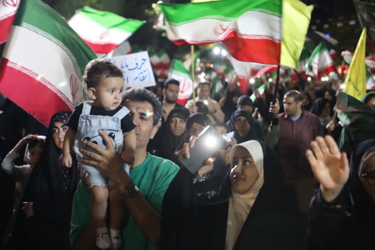 هفتادو سومین شب اقتدار با حضور امدادگر قهرمان+ عکس