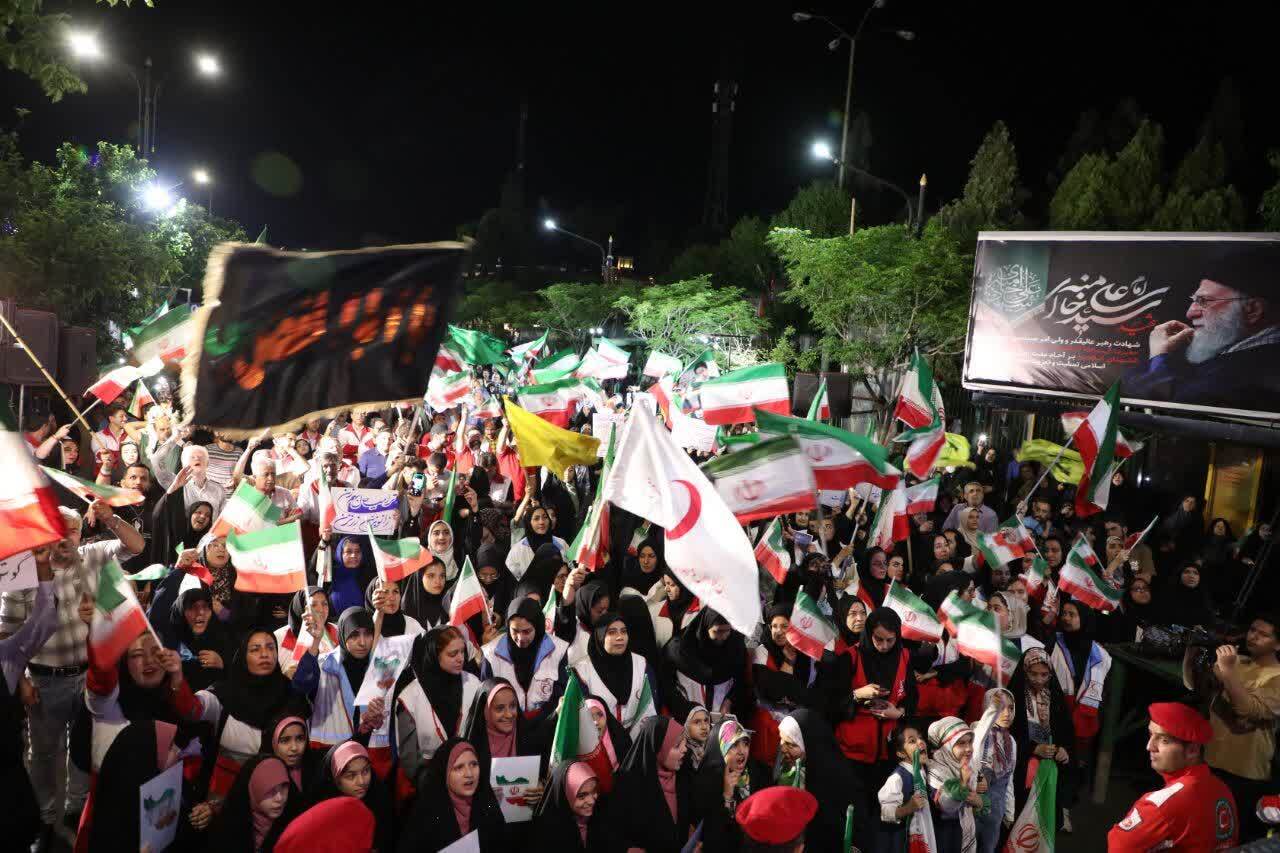 هفتادو سومین شب اقتدار با حضور امدادگر قهرمان+ عکس