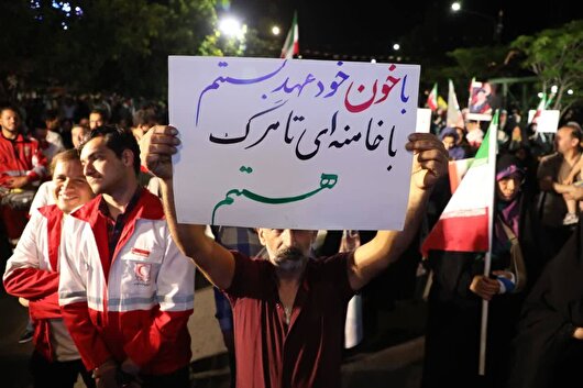 هفتاد و سومین شب اقتدار با حضور امدادگر قهرمان + تصاویر