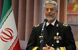 دریادار سیاری: آمریکا در جنگ با ایران شکست خواهد خورد