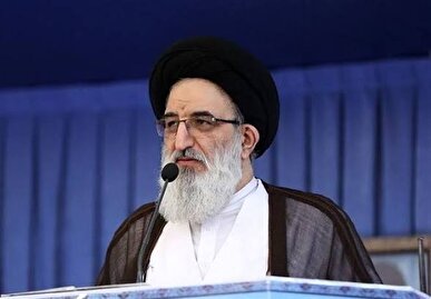 انتقاد امام جمعه کرج از موانع ساختگی ازدواج جوانان/ استقامت در مسیر ولایت، کلید نصرت الهی است
