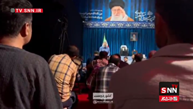 این سرزمین، ایران عاشوراست؛ لحظاتی از شعرخوانی در جوار محل شهادت رهبر شهید+فیلم