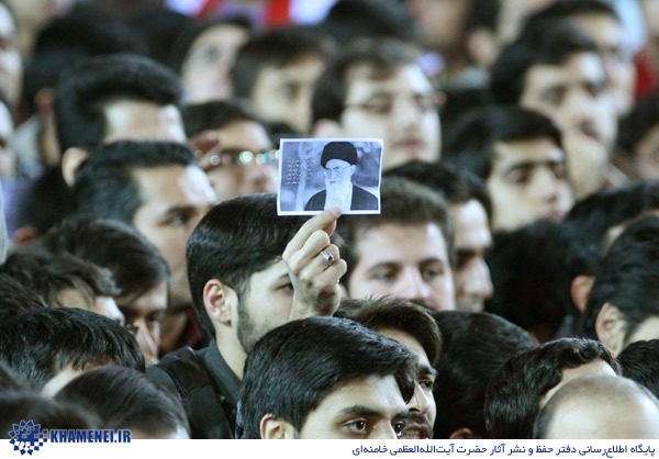 روایت حضور رهبر شهید در دانشگاه&zwnj;ها؛ از کرسی&zwnj;های پرسش و پاسخ تا تأکید بر جنبش دانشجویی