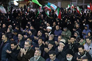 زمزمه‌های استغاثه به امام زمان (عج) در دل تاریکی طنین‌انداز شد + فیلم