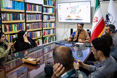 مجدالدین معلمی: فروش کتاب‌های مرتبط با رهبری ۱۰ برابر شده است/ رسانه در تبیین مسائل ملی دچار لکنت است