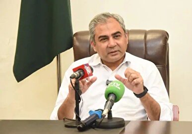 وزیر کشور پاکستان به تهران سفر کرد