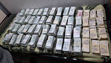 کشف بیش از ۵۰ میلیارد ریال اسکناس قاچاق در پایانه مرزی مهران