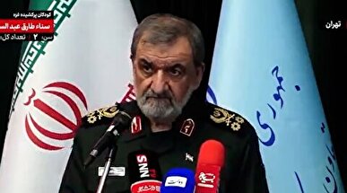 محسن رضایی: ترامپ خودش ضرب‌الاجل حمله می‌گذارد و خودش لغو می‌کند / مشت آهنین ایران او را مجبور به تسلیم می‌کند