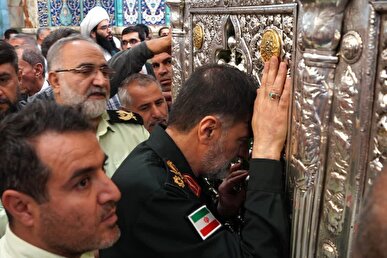 تشرف سردار رادان به زیارت حرم مطهر بانوی کرامت + عکس