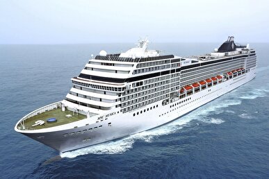 بی توجهی کشتیِ های مرتبط با ایران به تنگهٔ هرمز + عکس