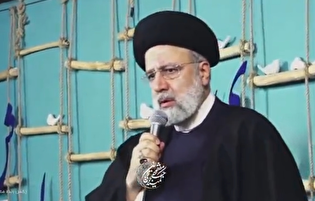 لحظاتی از حضور دکتر رئیسی در ضریح شهدا و زیارت ۳۷ شهید تازه تفحص شده