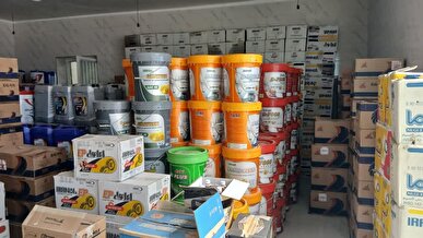 کشف و ضبط ۲۳ هزار و ۶۰۰ لیتر روغن موتور احتکار شده در چهارمحال و بختیاری