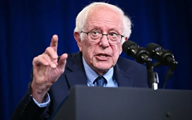 برنی سندرز: این وضعیت «دزدی حکومتی بی‌سابقه» است + عکس