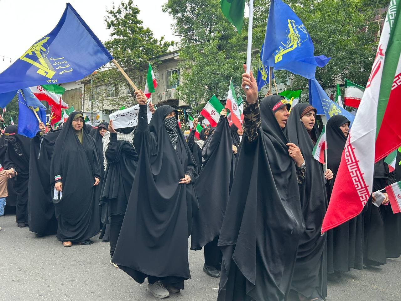 اجتماع باشکوه بانوان جانفدا در گیلان برگزار شد/این بار زنان و دختران در میدان حضور پیدا کردند + فیلم